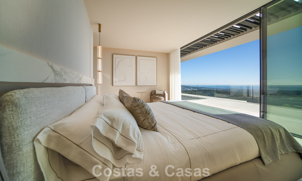 New, sophisticated luxury villa for sale in a private, 24/7 security community in Sotogrande, Costa del Sol 779292