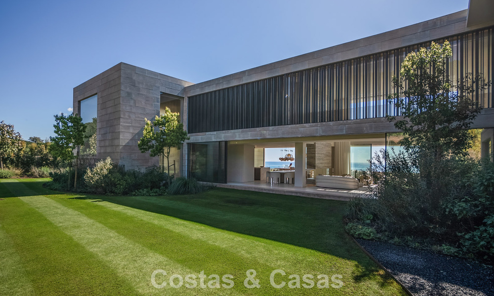 New, sophisticated luxury villa for sale in a private, 24/7 security community in Sotogrande, Costa del Sol 779300