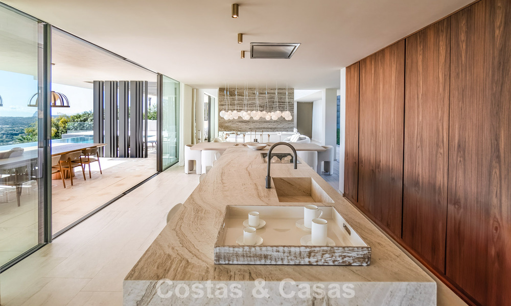 New, sophisticated luxury villa for sale in a private, 24/7 security community in Sotogrande, Costa del Sol 779302