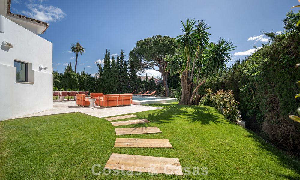Ready to move in luxury villa with modern, Andalusian architecture for sale located in the heart of Nueva Andalucia, Marbella 779480