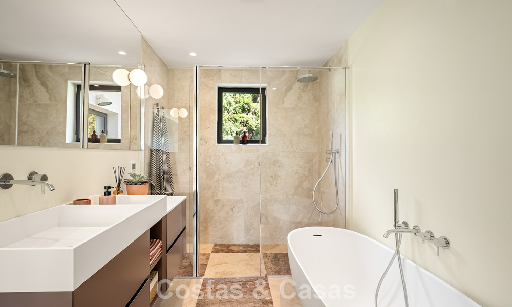 Ready to move in luxury villa with modern, Andalusian architecture for sale located in the heart of Nueva Andalucia, Marbella 779499