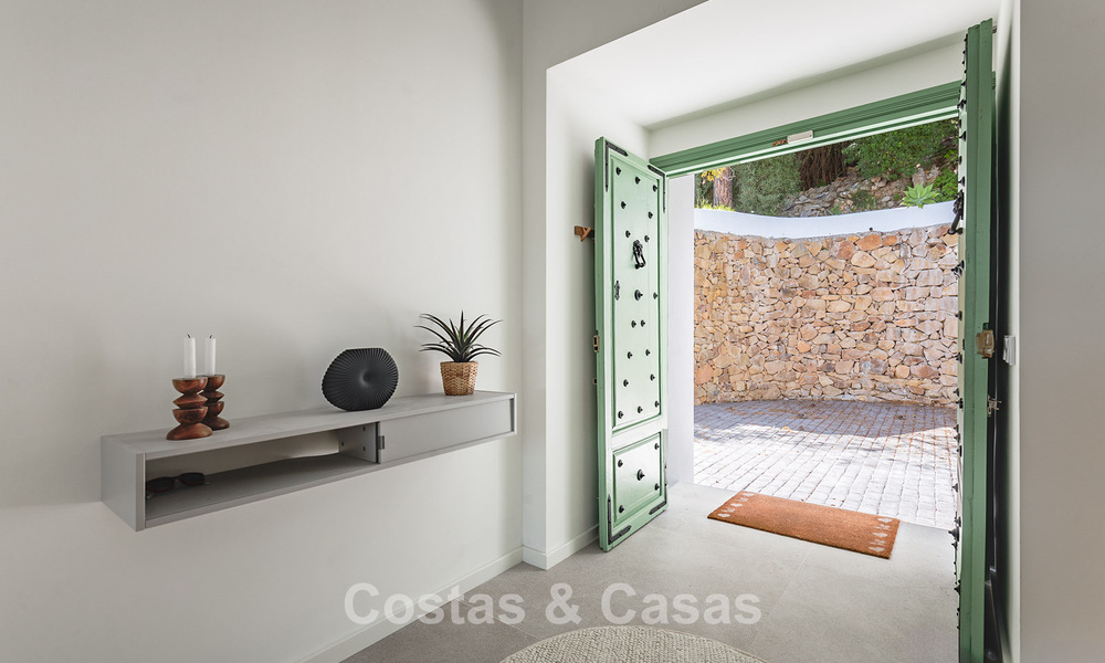 Prestigious renovated villa for sale in the sought-after gated urbanisation of El Madroñal in Marbella - Benahavis 779511
