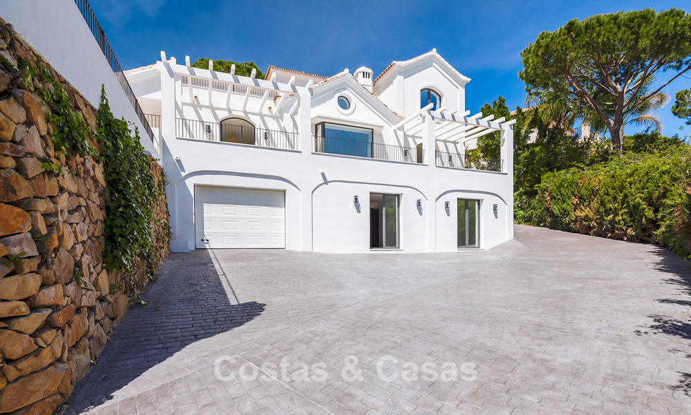 Prestigious renovated villa for sale in the sought-after gated urbanisation of El Madroñal in Marbella - Benahavis 779534