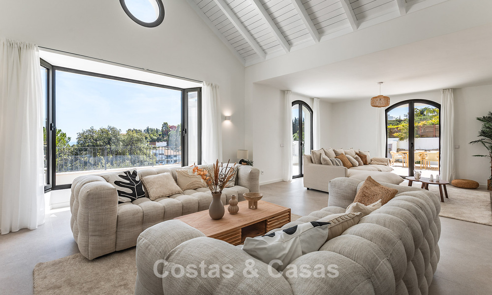 Prestigious renovated villa for sale in the sought-after gated urbanisation of El Madroñal in Marbella - Benahavis 779551