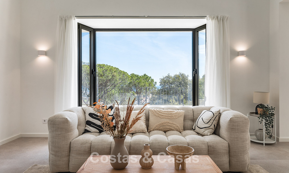Prestigious renovated villa for sale in the sought-after gated urbanisation of El Madroñal in Marbella - Benahavis 779552