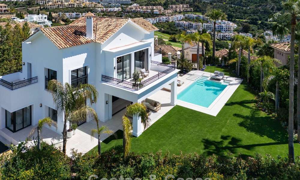 Spacious villa with luxurious Mediterranean architecture for sale, bordering the golf course in Marbella - Benahavis 779630