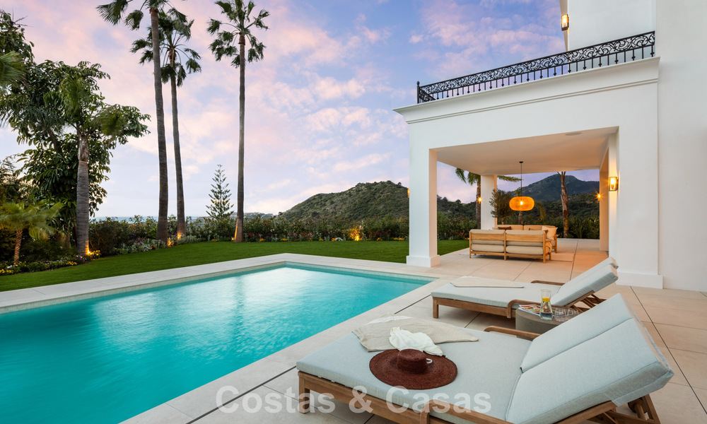 Spacious villa with luxurious Mediterranean architecture for sale, bordering the golf course in Marbella - Benahavis 779634