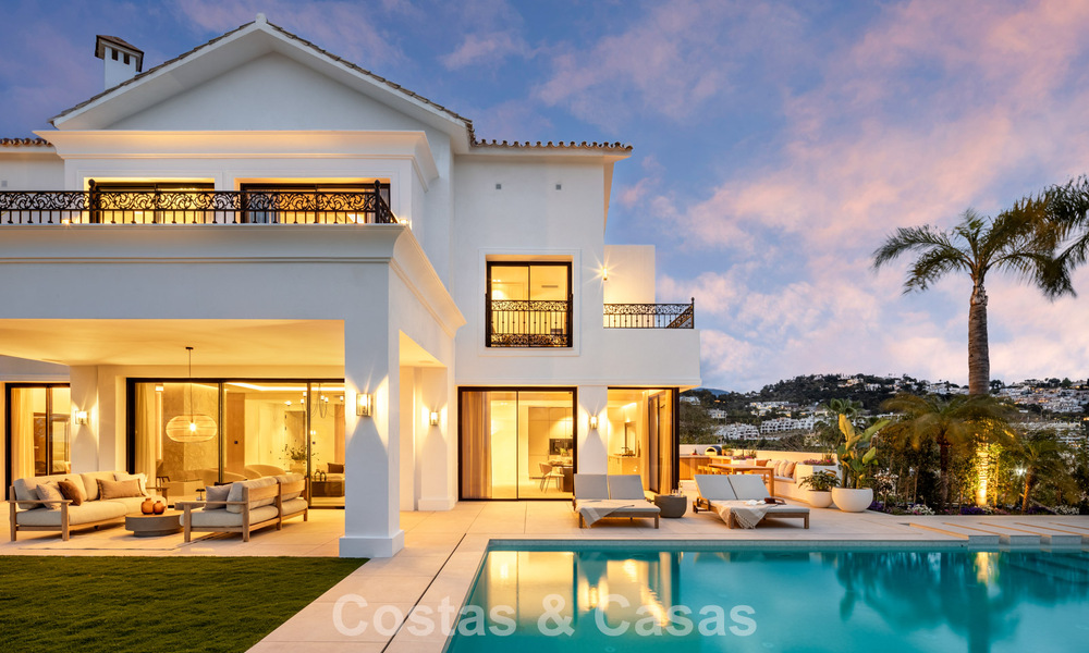 Spacious villa with luxurious Mediterranean architecture for sale, bordering the golf course in Marbella - Benahavis 779637
