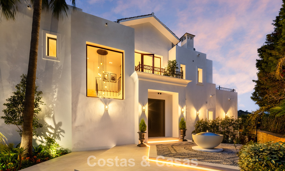 Spacious villa with luxurious Mediterranean architecture for sale, bordering the golf course in Marbella - Benahavis 779638