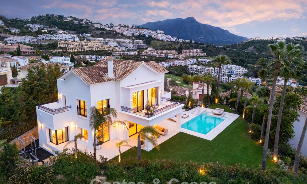 Spacious villa with luxurious Mediterranean architecture for sale, bordering the golf course in Marbella - Benahavis 779640