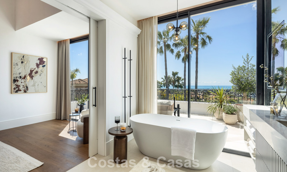 Spacious villa with luxurious Mediterranean architecture for sale, bordering the golf course in Marbella - Benahavis 779661