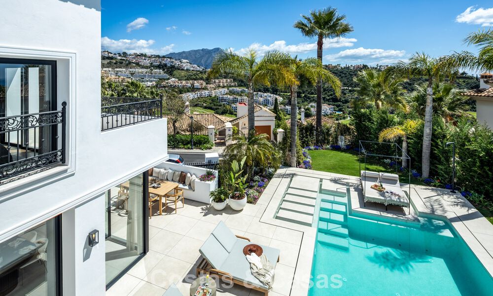 Spacious villa with luxurious Mediterranean architecture for sale, bordering the golf course in Marbella - Benahavis 779667
