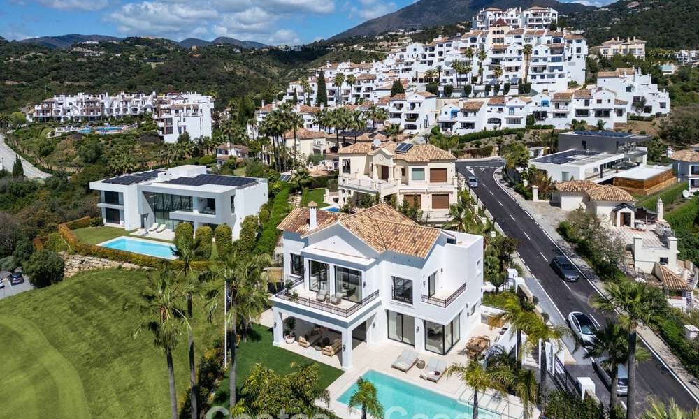 Spacious villa with luxurious Mediterranean architecture for sale, bordering the golf course in Marbella - Benahavis 779676