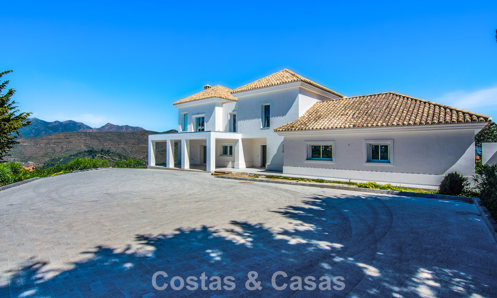 Spacious villa with a modern Mediterranean style for sale east of Marbella centre 779840