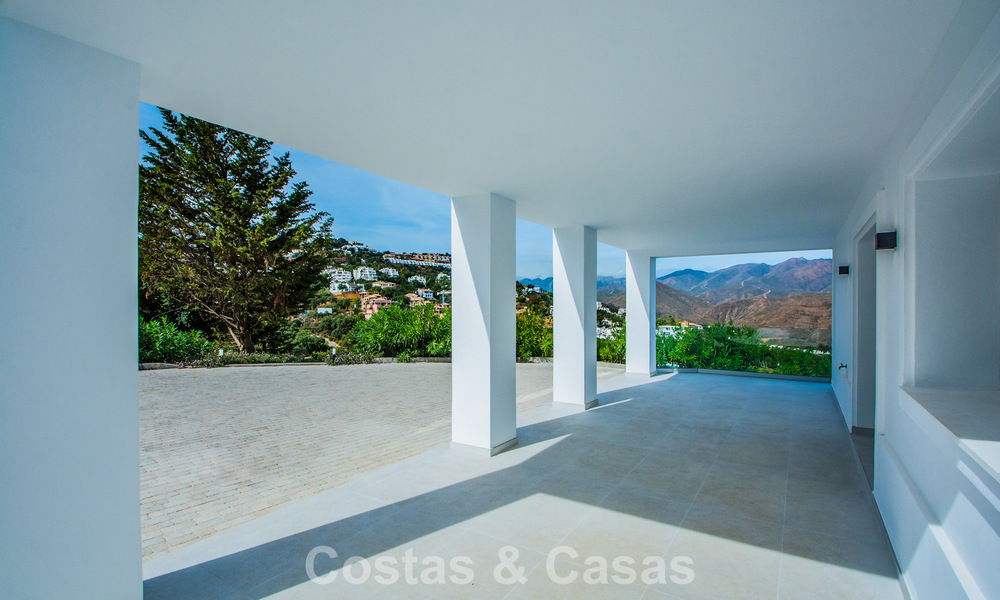 Spacious villa with a modern Mediterranean style for sale east of Marbella centre 779848
