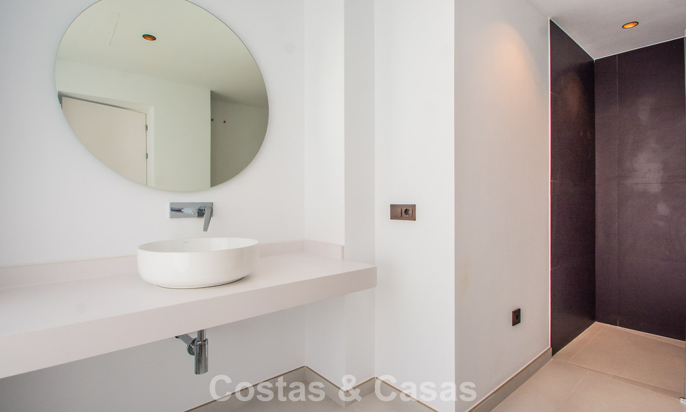 Spacious villa with a modern Mediterranean style for sale east of Marbella centre 779850