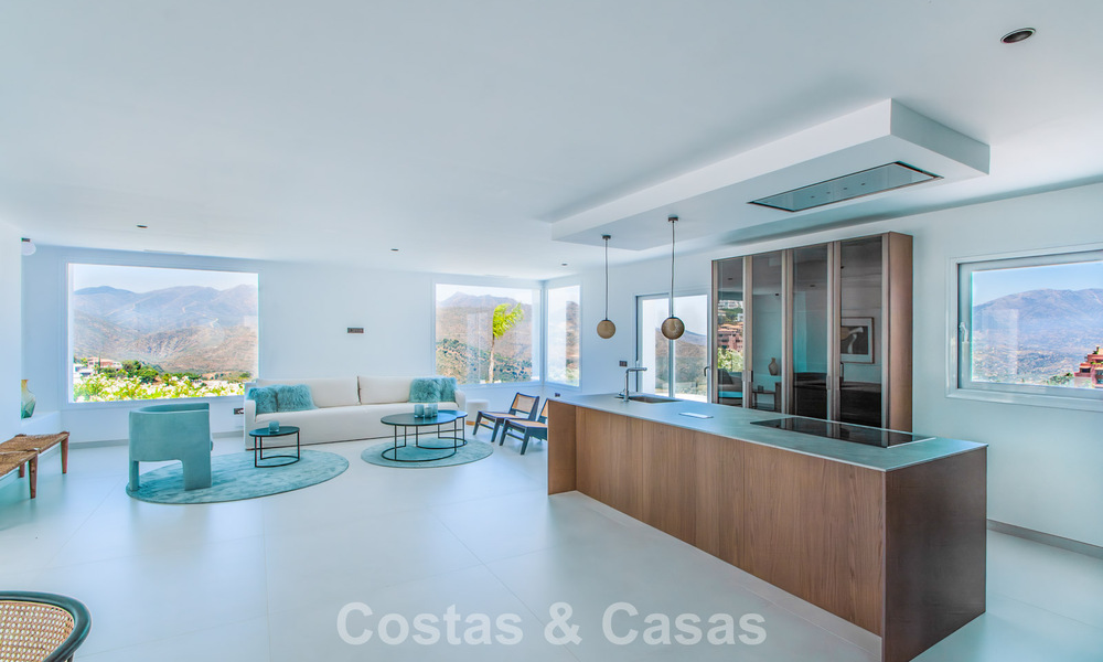Spacious villa with a modern Mediterranean style for sale east of Marbella centre 779863