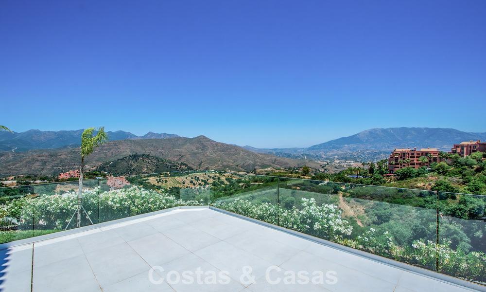Spacious villa with a modern Mediterranean style for sale east of Marbella centre 779864