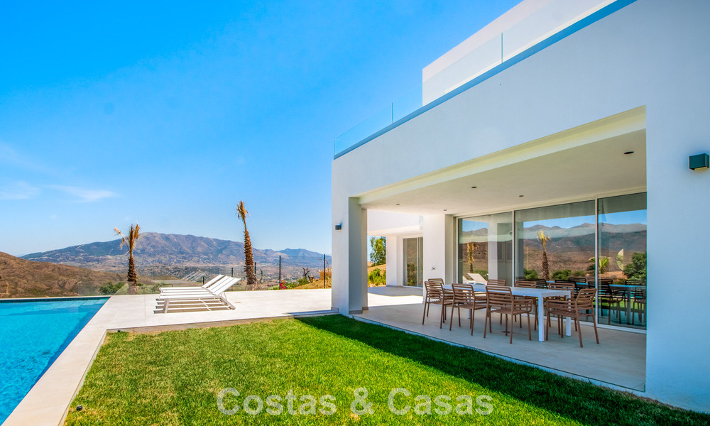 Modern and ready to move in new build villa for sale east of Marbella centre 779714