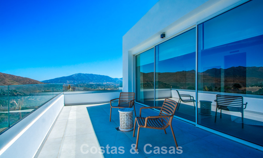 Modern and ready to move in new build villa for sale east of Marbella centre 779724