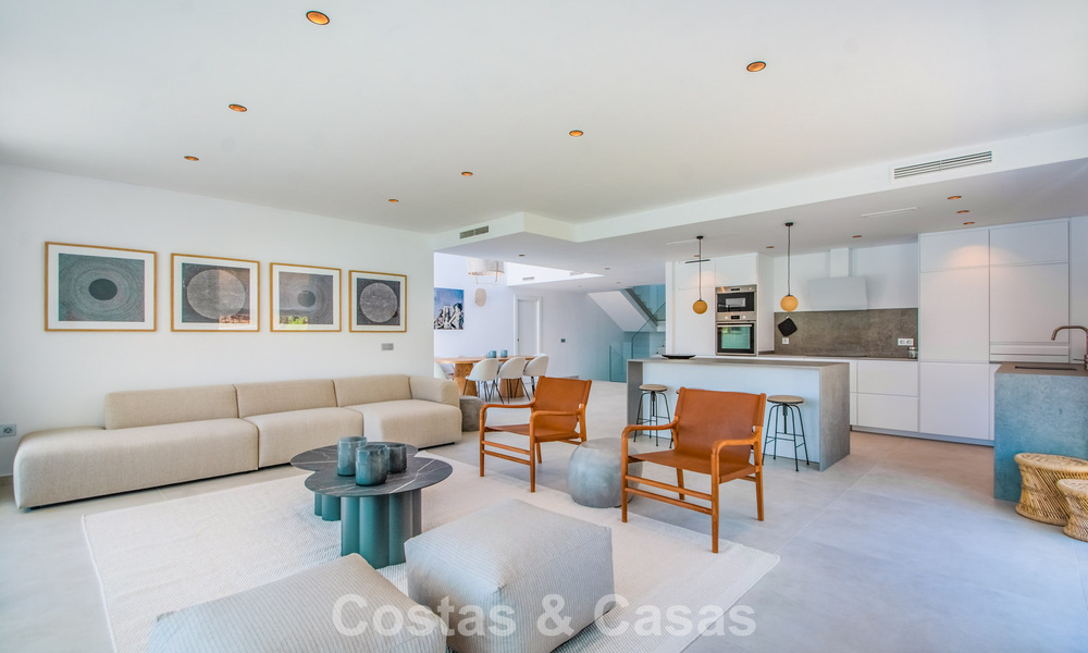 Modern and ready to move in new build villa for sale east of Marbella centre 779737