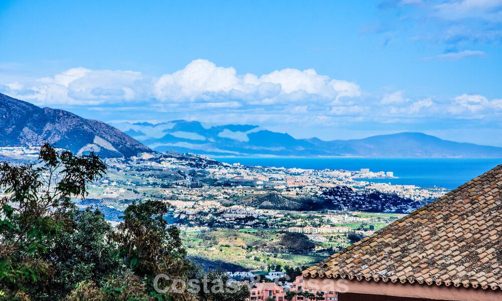 3-bedroom apartment with breathtaking views for sale in the hills east of Marbella centre 779763