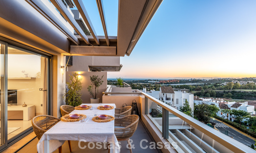 Contemporary apartment with panoramic golf and sea views for sale in Marbella - Benahavis 779777