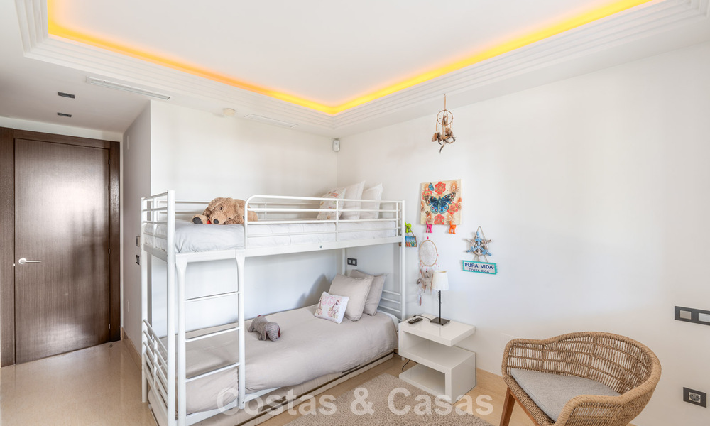 Contemporary apartment with panoramic golf and sea views for sale in Marbella - Benahavis 779789