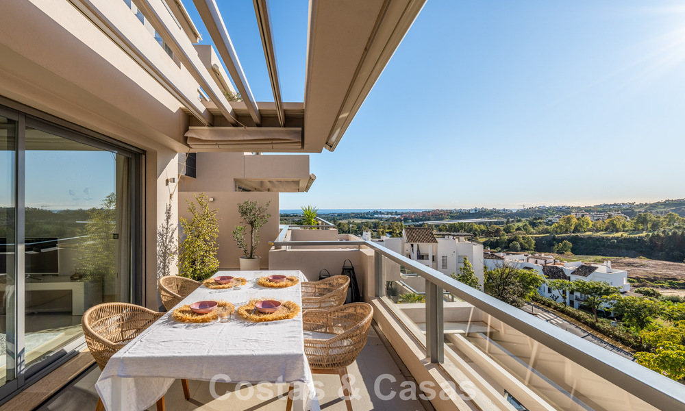Contemporary apartment with panoramic golf and sea views for sale in Marbella - Benahavis 779796