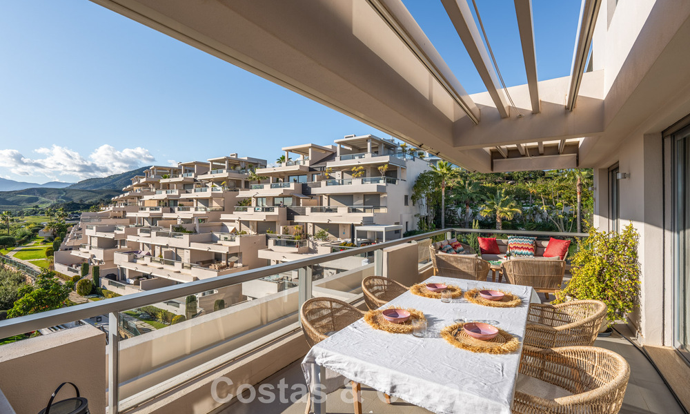 Contemporary apartment with panoramic golf and sea views for sale in Marbella - Benahavis 779797