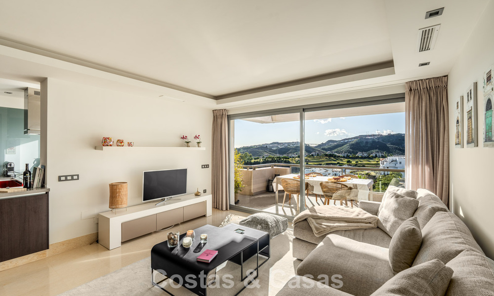 Contemporary apartment with panoramic golf and sea views for sale in Marbella - Benahavis 779799