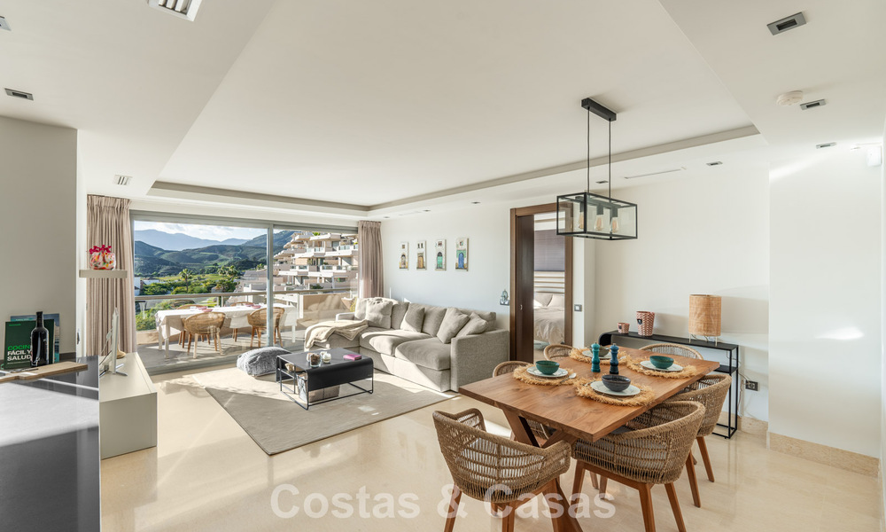 Contemporary apartment with panoramic golf and sea views for sale in Marbella - Benahavis 779800