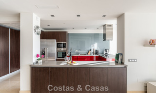 Contemporary apartment with panoramic golf and sea views for sale in Marbella - Benahavis 779802 