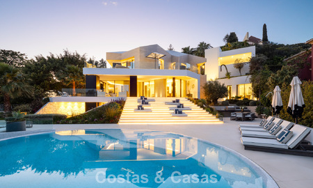 Avant-garde designer villa with panoramic sea views for sale in a gated community in Benahavis - Marbella 780017