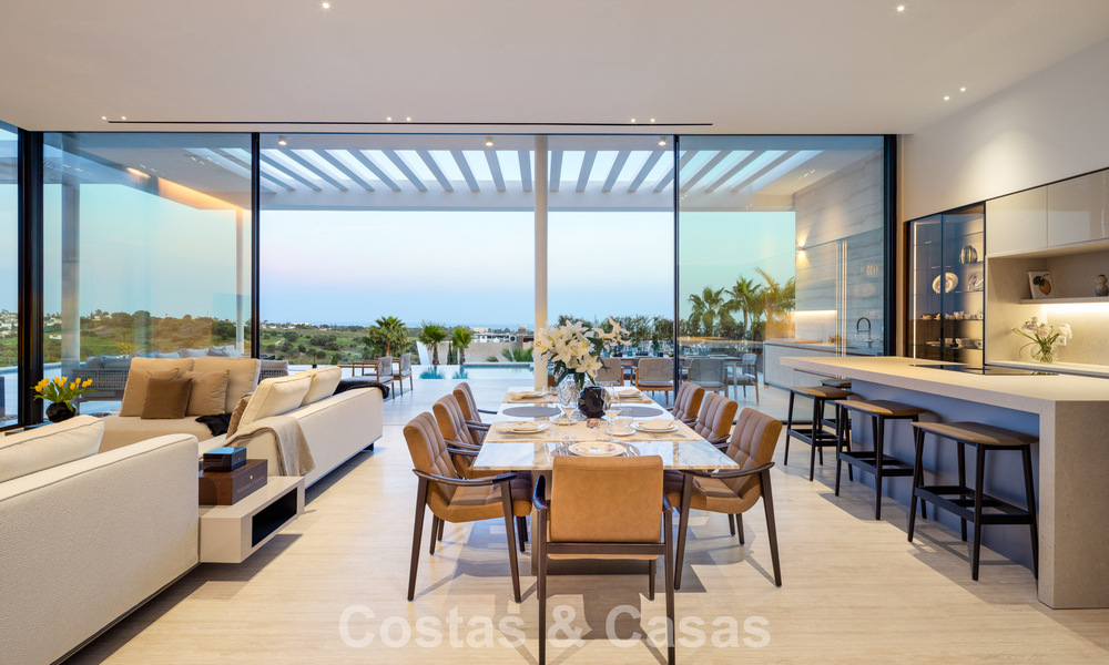 High-end luxury villa with panoramic views for sale in a golf resort on the Golden Mile in Benahavis - Marbella 780109