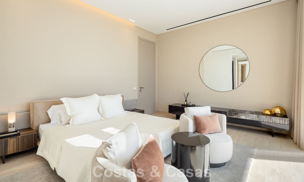 High-end luxury villa with panoramic views for sale in a golf resort on the Golden Mile in Benahavis - Marbella 780122