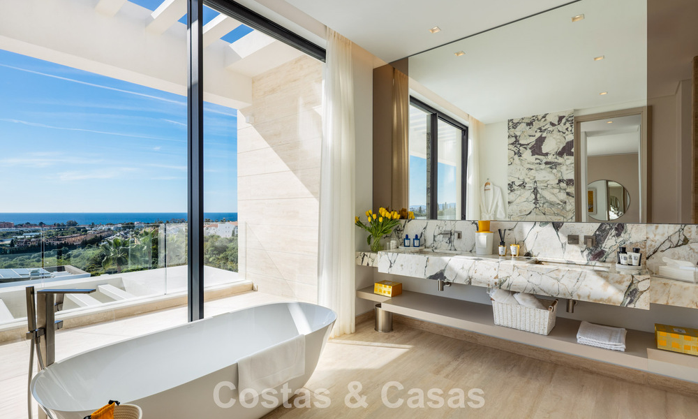 High-end luxury villa with panoramic views for sale in a golf resort on the Golden Mile in Benahavis - Marbella 780123
