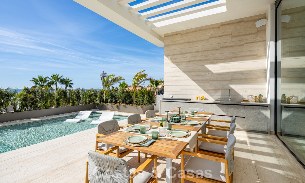 High-end luxury villa with panoramic views for sale in a golf resort on the Golden Mile in Benahavis - Marbella 780125