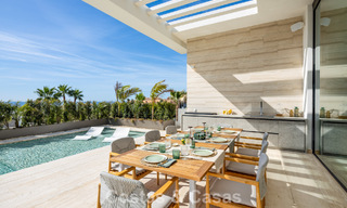 High-end luxury villa with panoramic views for sale in a golf resort on the Golden Mile in Benahavis - Marbella 780125 