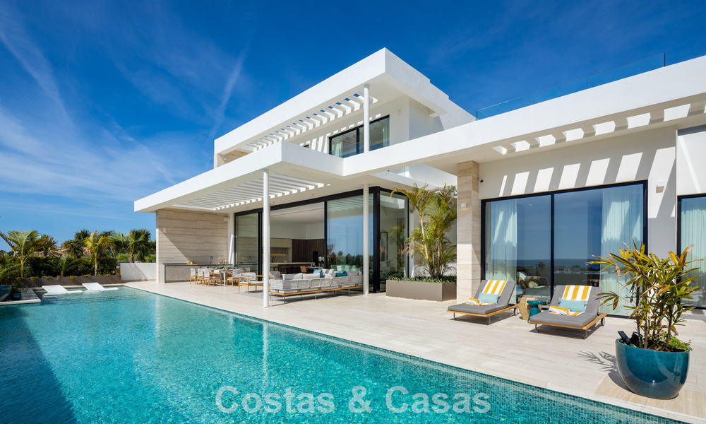 High-end luxury villa with panoramic views for sale in a golf resort on the Golden Mile in Benahavis - Marbella 780129