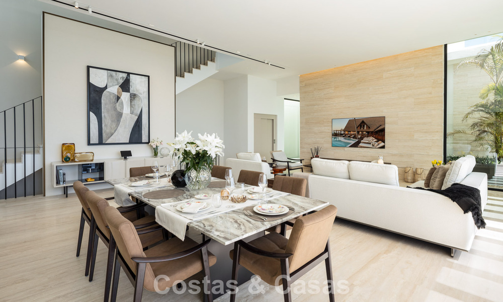 High-end luxury villa with panoramic views for sale in a golf resort on the Golden Mile in Benahavis - Marbella 780132