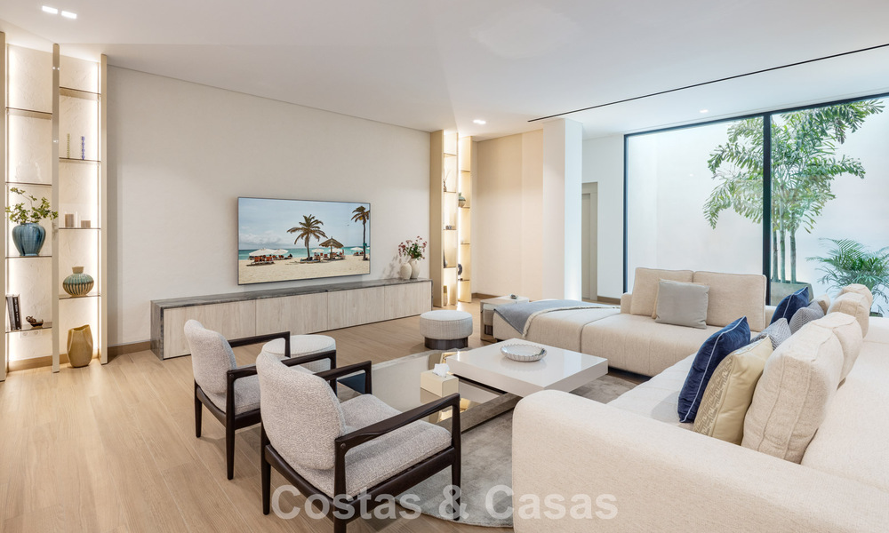 High-end luxury villa with panoramic views for sale in a golf resort on the Golden Mile in Benahavis - Marbella 780140