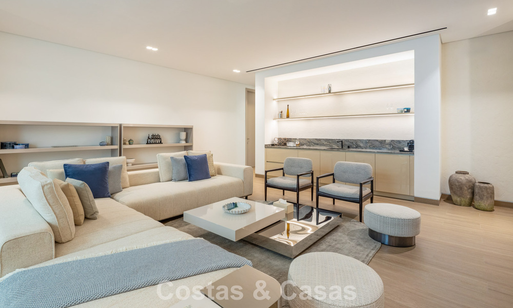 High-end luxury villa with panoramic views for sale in a golf resort on the Golden Mile in Benahavis - Marbella 780141