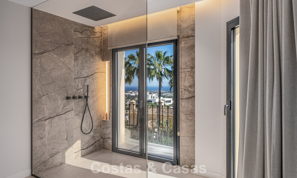 Move-in ready, modernist renovated townhouse for sale in a gated community in La Quinta, Benahavis - Marbella 780313