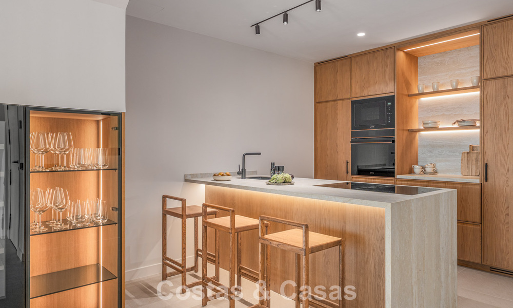 Move-in ready, modernist renovated townhouse for sale in a gated community in La Quinta, Benahavis - Marbella 780317