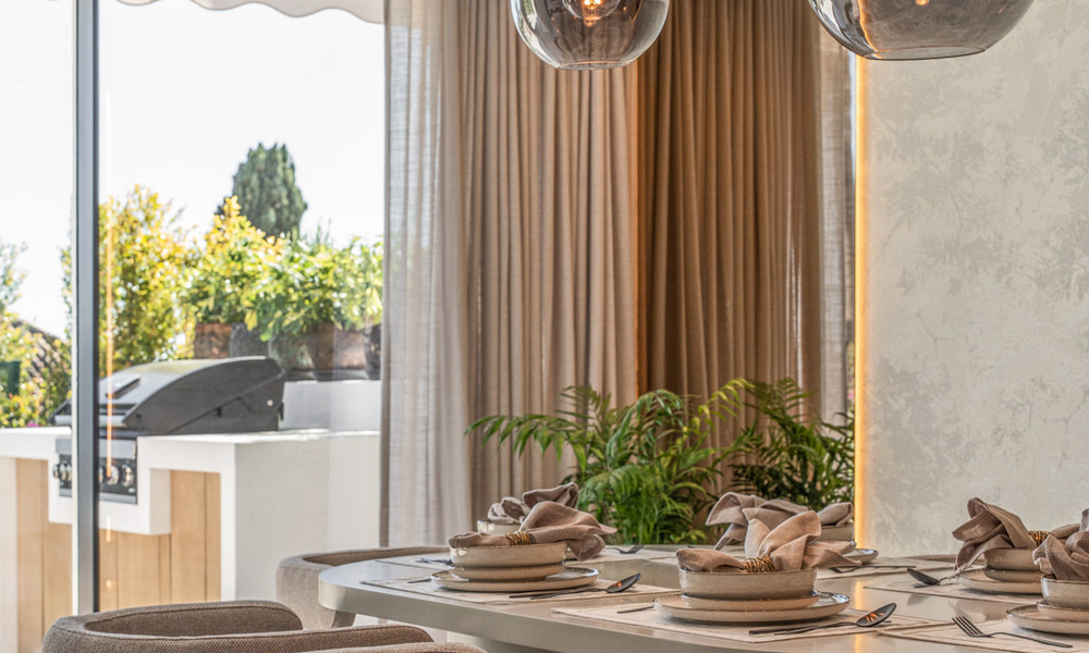 Move-in ready, modernist renovated townhouse for sale in a gated community in La Quinta, Benahavis - Marbella 780326