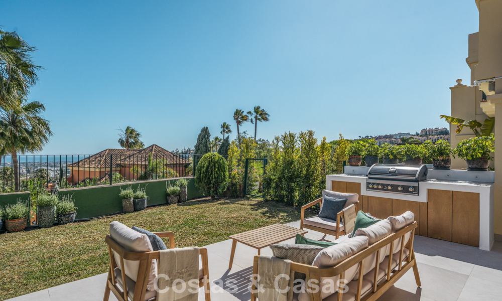 Move-in ready, modernist renovated townhouse for sale in a gated community in La Quinta, Benahavis - Marbella 780327