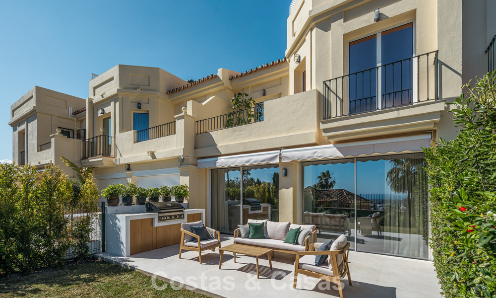 Move-in ready, modernist renovated townhouse for sale in a gated community in La Quinta, Benahavis - Marbella 780330
