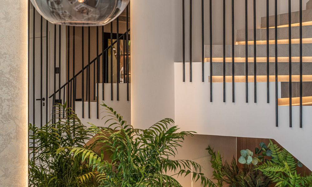 Move-in ready, modernist renovated townhouse for sale in a gated community in La Quinta, Benahavis - Marbella 780331