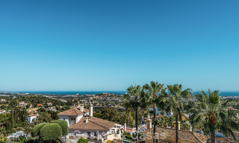 Move-in ready, modernist renovated townhouse for sale in a gated community in La Quinta, Benahavis - Marbella 780332